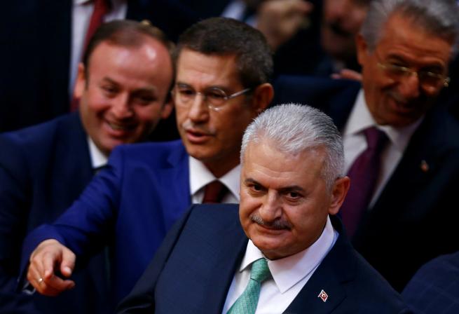 Meclis'te Binali Yıldırım'a büyük ilgi 12