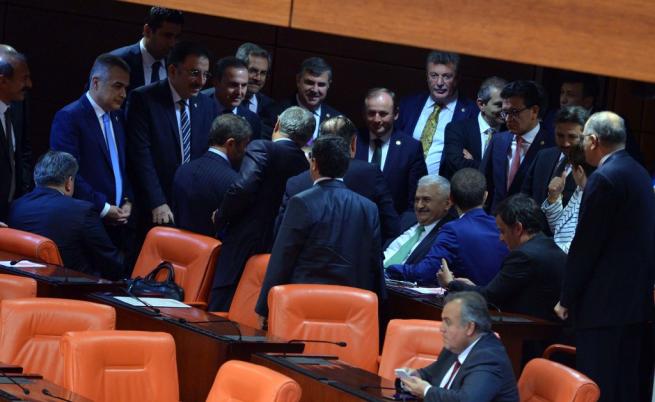 Meclis'te Binali Yıldırım'a büyük ilgi 2