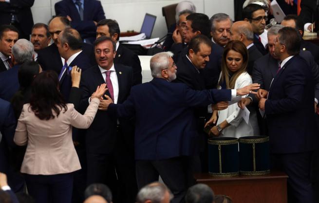 Meclis'te Binali Yıldırım'a büyük ilgi 4