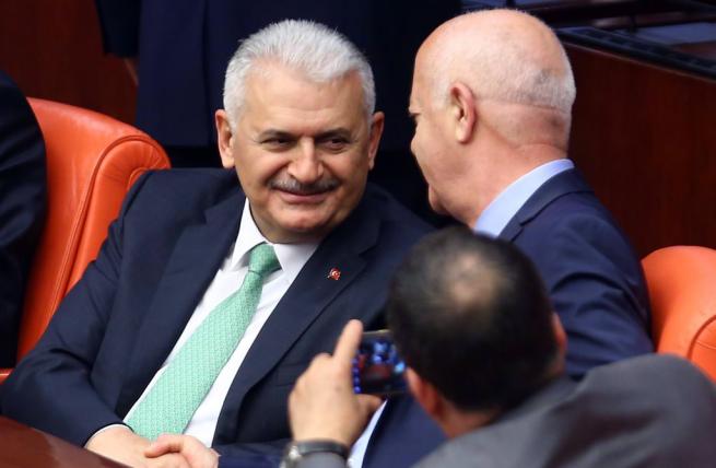 Meclis'te Binali Yıldırım'a büyük ilgi 6