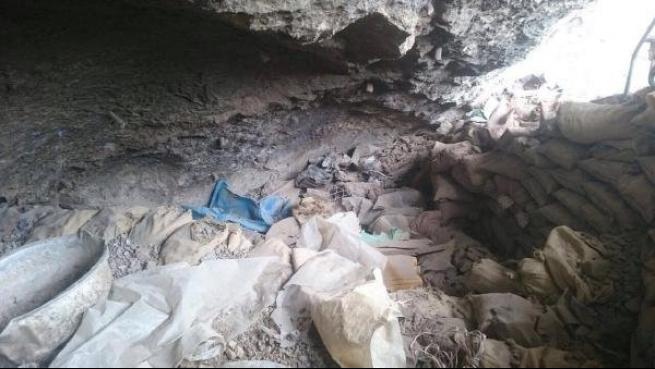 PKK'lı teröristler Matkap ile kayaları oymuşlar 4