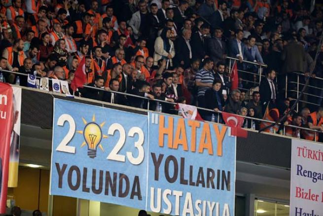 AK Parti Kongresi'nde dikkat çeken pankartlar 4
