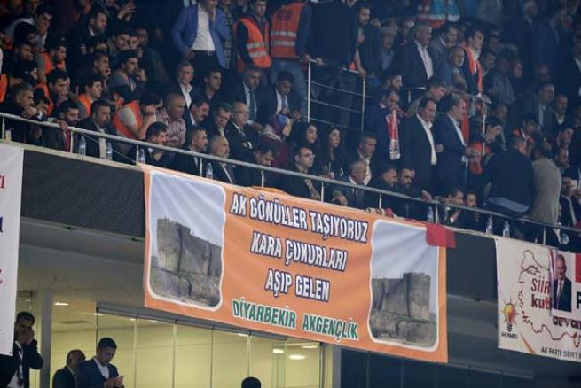 AK Parti Kongresi'nde dikkat çeken pankartlar 6