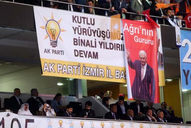 AK Parti Kongresi'nde dikkat çeken pankartlar 8