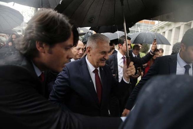 Binali Yıldırım'dan şaşırtan hareket 4