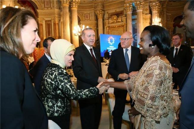 Cumhurbaşkanı Erdoğan'dan misafirleri için akşam yemeği 11
