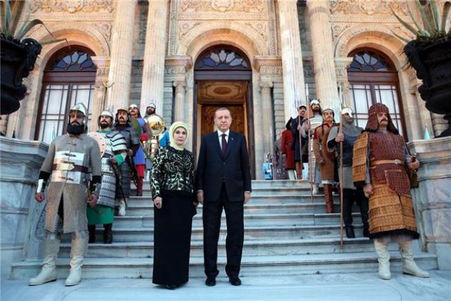 Cumhurbaşkanı Erdoğan'dan misafirleri için akşam yemeği 12