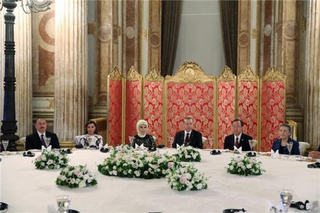 Cumhurbaşkanı Erdoğan'dan misafirleri için akşam yemeği 17