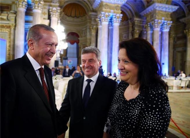 Cumhurbaşkanı Erdoğan'dan misafirleri için akşam yemeği 6