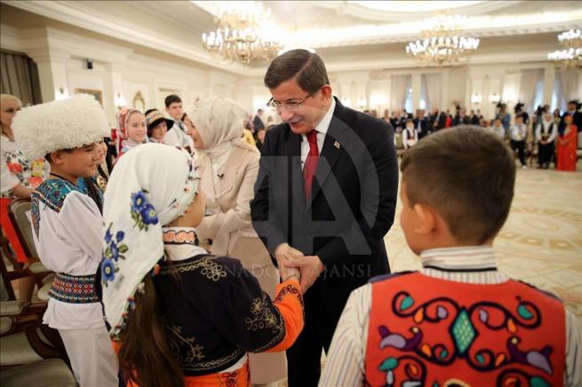 Başbakan Davutoğlu, 23 Nisan Çocuk Şenliği'ne katılacak çocukları kabul 10