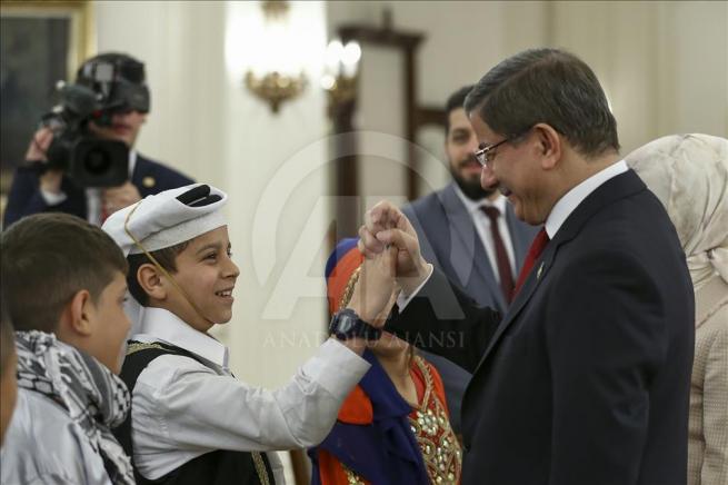 Başbakan Davutoğlu, 23 Nisan Çocuk Şenliği'ne katılacak çocukları kabul 11