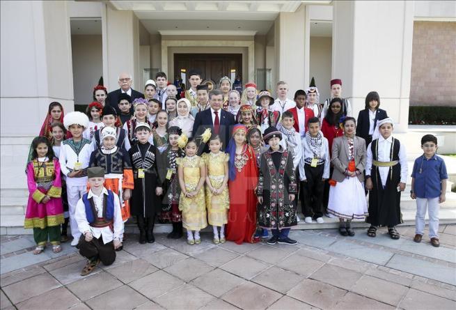 Başbakan Davutoğlu, 23 Nisan Çocuk Şenliği'ne katılacak çocukları kabul 7