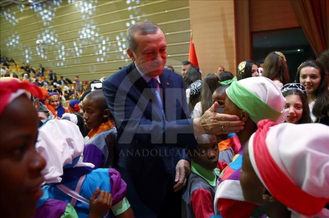 Cumhurbaşkanı Erdoğan dünya çocuklarıyla buluştu 16