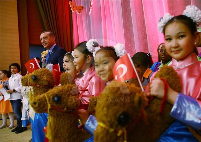 Cumhurbaşkanı Erdoğan dünya çocuklarıyla buluştu 2
