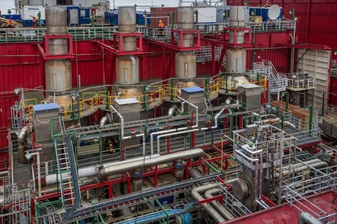 Rusya'nın kutuplardaki ilk petrol platformu ''Prirazlomnaya'' 8