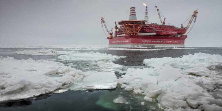 Rusya'nın kutuplardaki ilk petrol platformu ''Prirazlomnaya''
