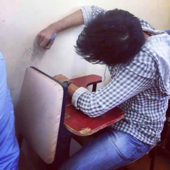 Öğrencilerin kopya ile imtihan'ı 34