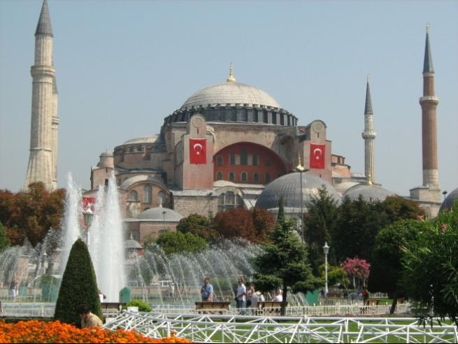 Ramazan boyunca Ayasofya'da Kur'an-ı Kerim okunacak 2