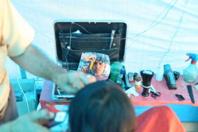 Suriyeliler çadır dükkanlarla hayata tutunuyor 2