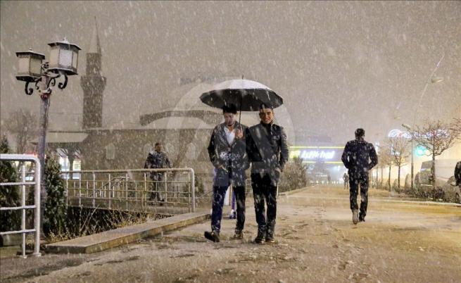 Erzurum'a nisan ayında kar yağdı 1