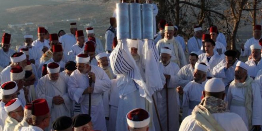 Nablus'taki Samiriler Tevrat'ın indirilişini kutladı