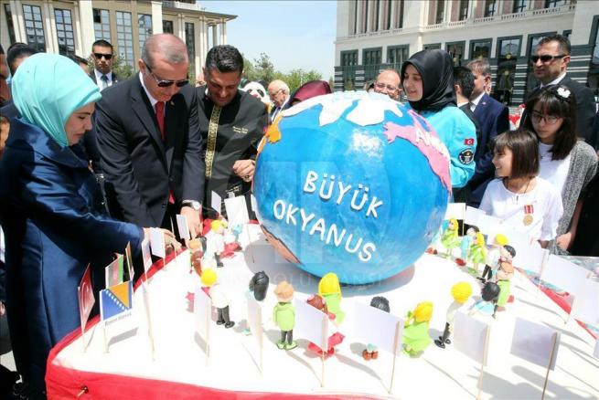 Cumhurbaşkanı Erdoğan, 81 ilden gelen çocukları kabul etti 4