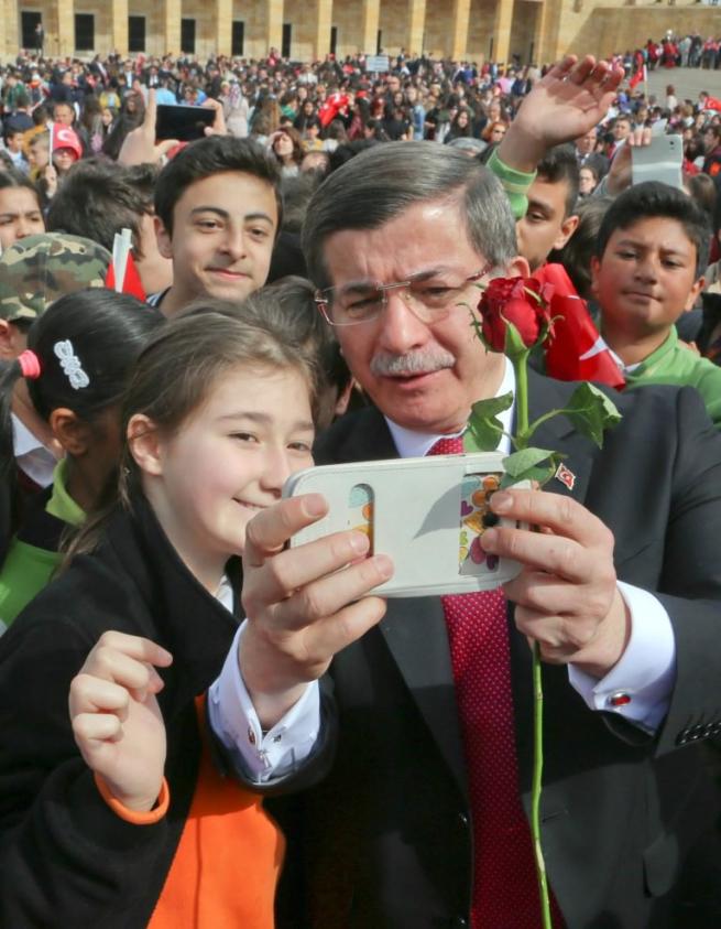 Anıtkabir'deki 23 Nisan törenine bu kareler damga vurdu . 23