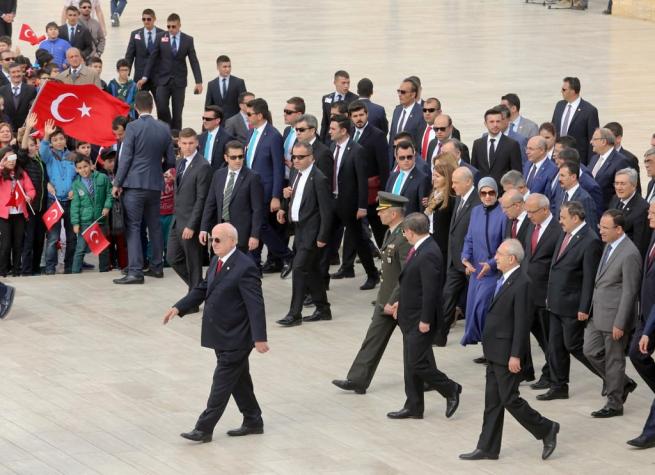 Anıtkabir'deki 23 Nisan törenine bu kareler damga vurdu . 30