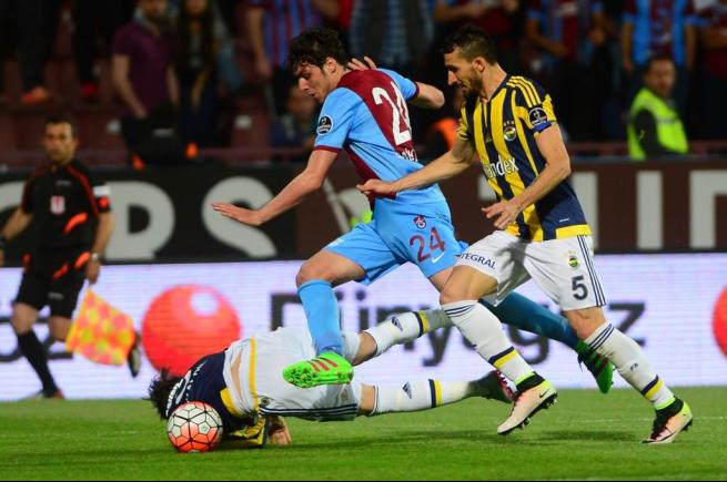 Dünya basını olaylı Trabzonspor-Fenerbahçe derbisini böyle yazdı. 16