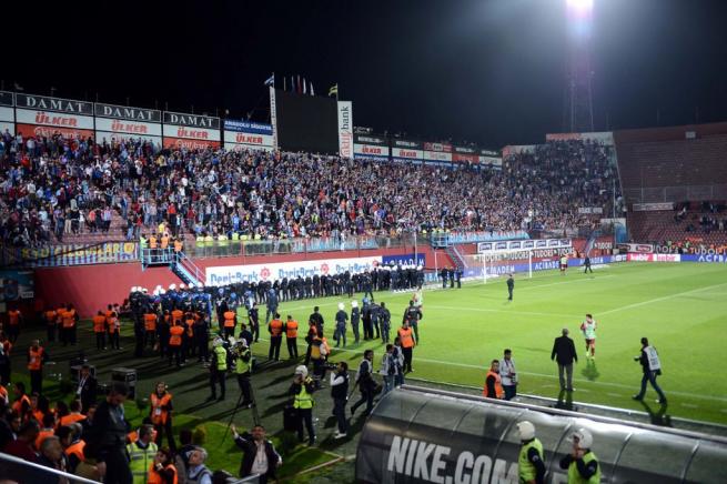 Dünya basını olaylı Trabzonspor-Fenerbahçe derbisini böyle yazdı. 2