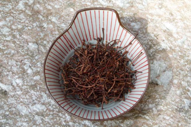 Zayıflamanızı sağlayan kiraz sapı çayı 5