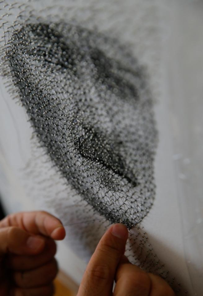 Binlerce iğne ile portreler yapıyor 2