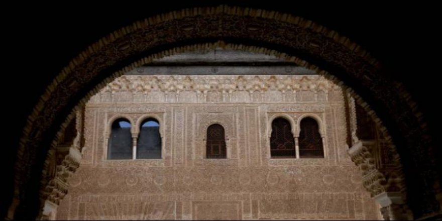 Masallardaki gibi saray "El Hamra"