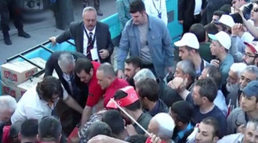 Erdoğan'ın konuşma yaptığı sırada korkutan an!