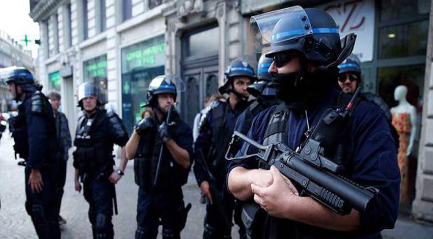 Fransız polisinden Beşiktaş taraftarına biber gazlı müdahale!