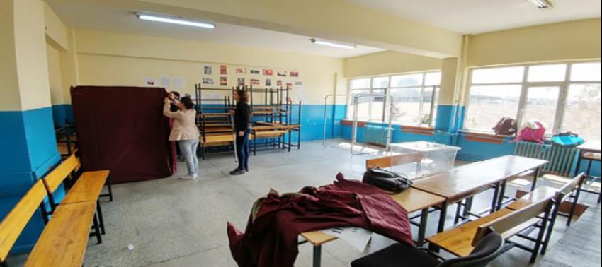 Referandum sandıkları kuruldu