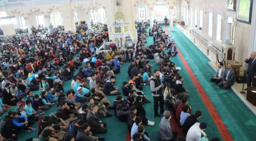 10 bin öğrenci camide buluştu!