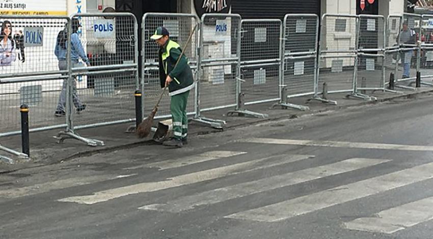 Temizlik işçileri 1 Mayıs'ta da görevinin başında