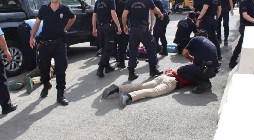 Valilik önünde bıçaklı kavga: 7 gözaltı