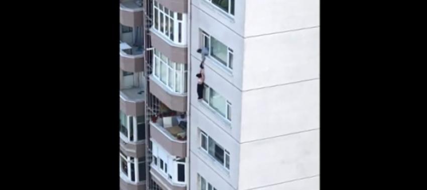 Ellerinden kayan eşi 8’inci kattan aşağı düştü