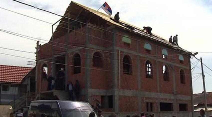 Camiyi yıkacağız dediler! Millet sokağa çıktı
