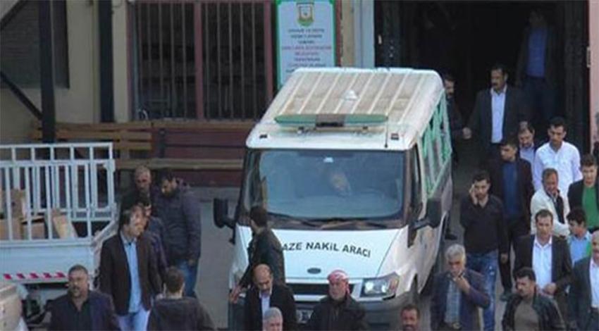 15 gün ölen annesinin cesediyle uyumuş!
