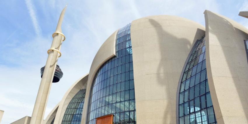 Avrupa'nın ortasında o cami açıldı