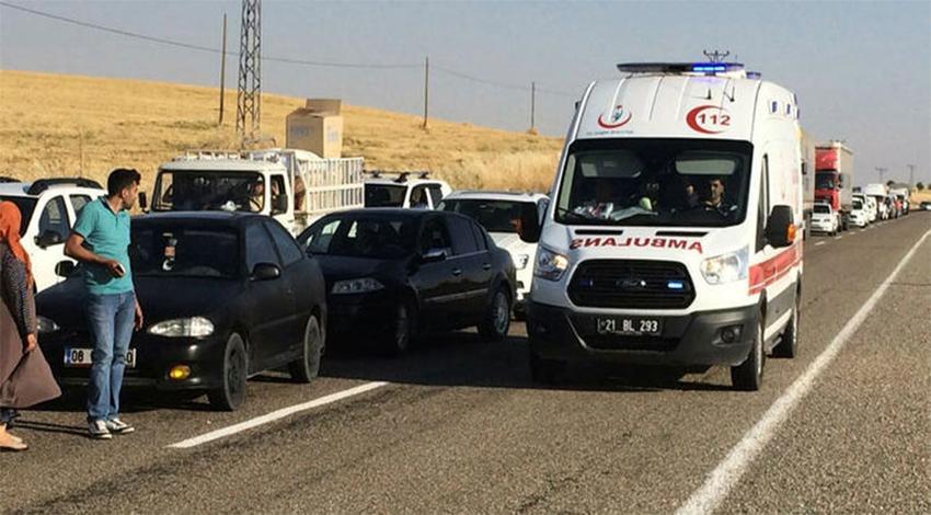 Polis midibüsü ve sivil araç çarpıştı! 2 kişi öldü!