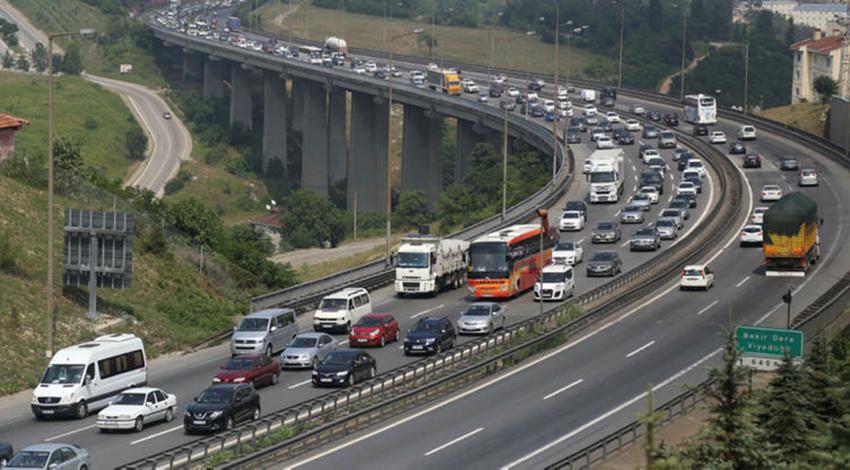 Bayram tatilcileri dönüşe geçti