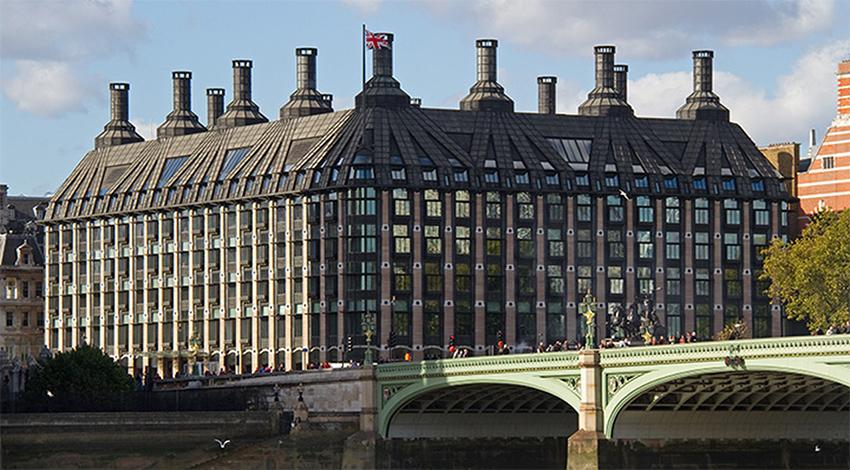 İngiltere parlamentosu boşaltıldı