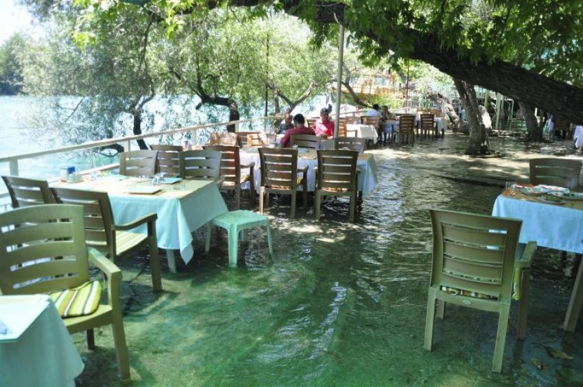 Susuzluk toplantısını su bastı!