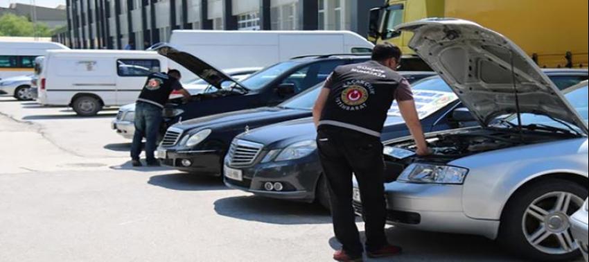 Ankara'da yabancı plakalı lüks araçlara el konuldu