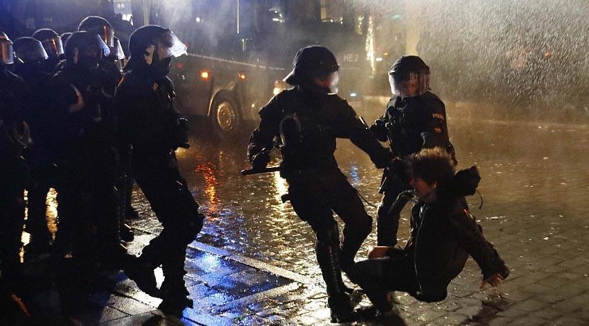 Alman polislere konser ödülü!