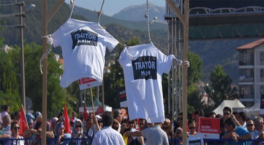 'hero' yazılı tişörte anlamlı protesto